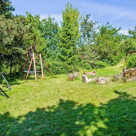 Lovely On An Elevated Natural Plot With Large Terraces, Spa, Sauna And A Hot Tub Close To Forest, And Ebeltofts Charming Casa de Férias Ebeltoft