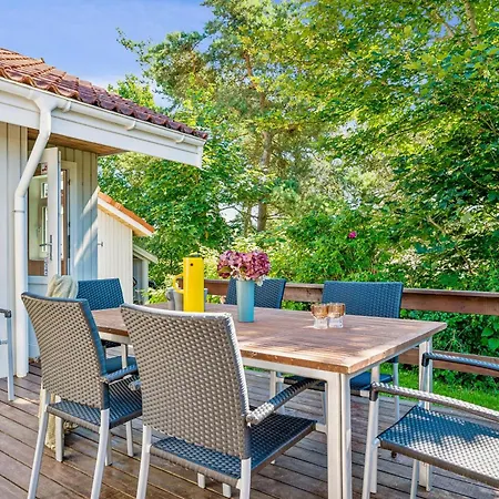 Lovely On An Elevated Natural Plot With Large Terraces, Spa, Sauna And A Hot Tub Close To Forest, And Ebeltofts Charming Casa de Férias Ebeltoft