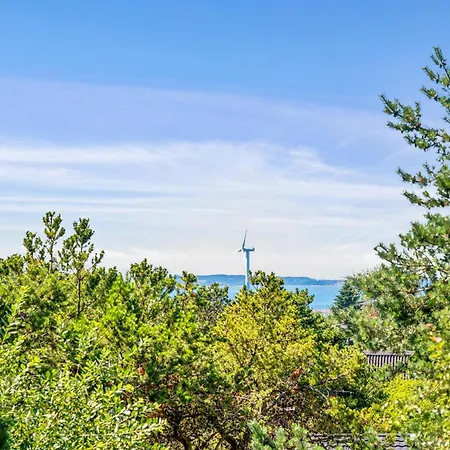 Lovely On An Elevated Natural Plot With Large Terraces, Spa, Sauna And A Hot Tub Close To Forest, And Ebeltofts Charming * Ebeltoft