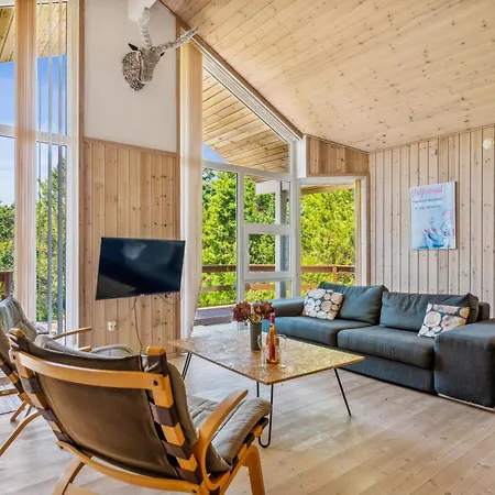 Lovely On An Elevated Natural Plot With Large Terraces, Spa, Sauna And A Hot Tub Close To Forest, And Ebeltofts Charming