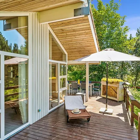 Casa de Férias Lovely On An Elevated Natural Plot With Large Terraces, Spa, Sauna And A Hot Tub Close To Forest, And Ebeltofts Charming Ebeltoft